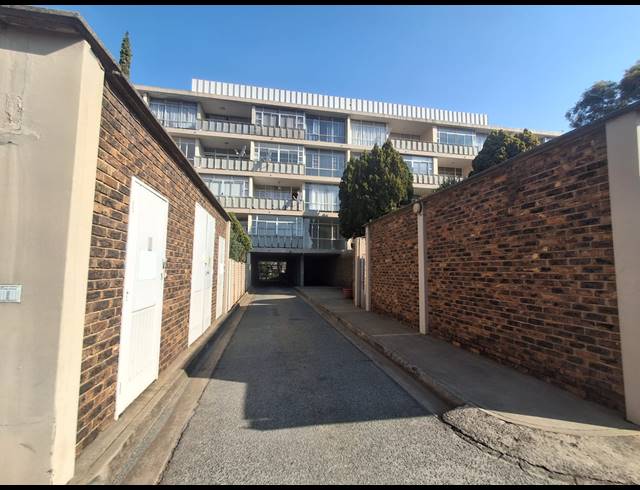 2 BEDROOM FLAT FOR SALE IN THREE RIVERS